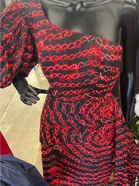 One-Shoulder Red and Black Chain-Print Dress